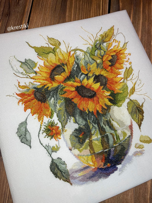 Set de brodat in cruciulita, Vaza cu floarea soarelui, 24 x 27 cm [2]