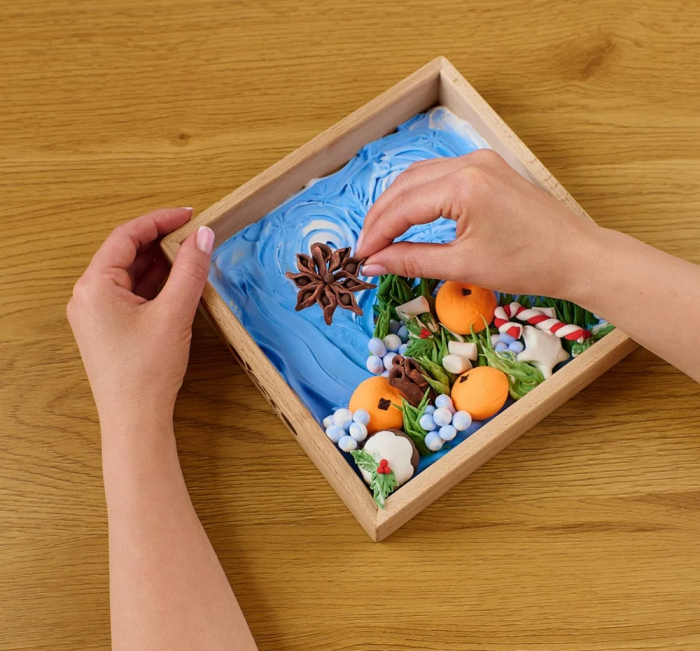 Set de creatie senzoriala 3D, cu argila, Fericire, 21x21 cm [5]