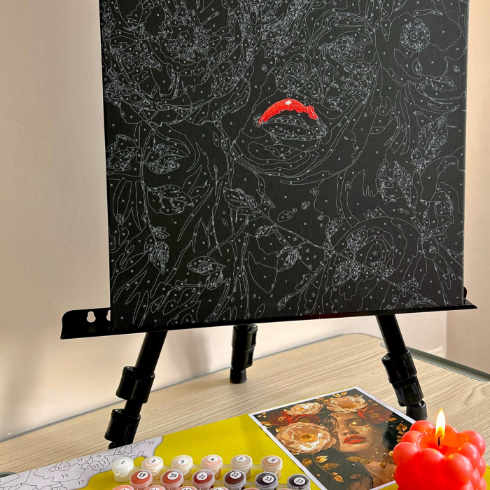 Set pictura pe numere, cu sasiu, Fata cu bujori 4 - canvas negru, 40x50 cm [5]