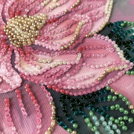 Mini-set broderie cu margele cusute, Sarutul petalelor, 11 culori, 15x15 cm [3]