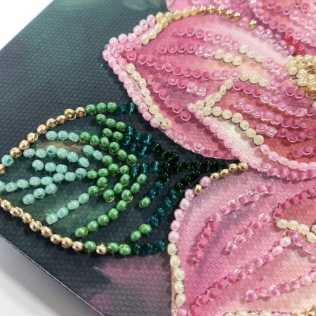 Mini-set broderie cu margele cusute, Sarutul petalelor, 11 culori, 15x15 cm [4]