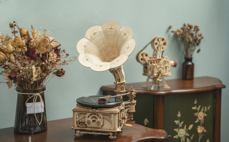 Puzzle 3D, cutiuta muzicala, Gramofon clasic cu manivela [1]