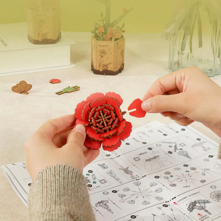 Puzzle 3D, din lemn, Garoafa rosie, 124 piese [1]