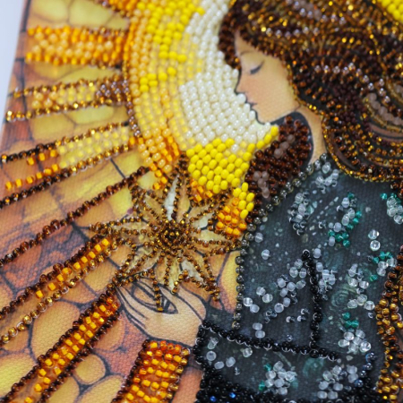 Set broderie cu margele cusute, Protectorul sortii, 25 x 25 cm [5]
