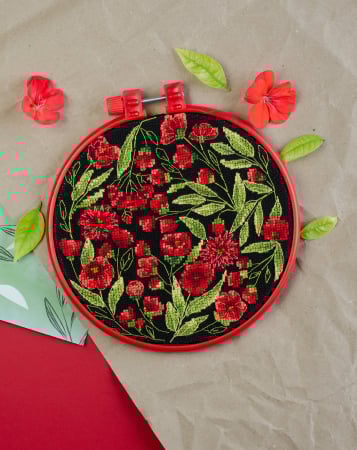 Set broderie in cruciulita, cu gherghef, Dansul florilor, 17x17 cm