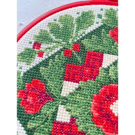 Set broderie in cruciulita, cu gherghef, Motive traditionale, 15x15 cm [4]