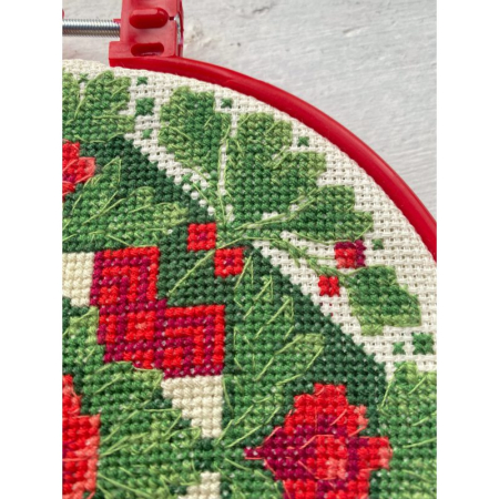 Set broderie in cruciulita, cu gherghef, Motive traditionale, 15x15 cm [2]