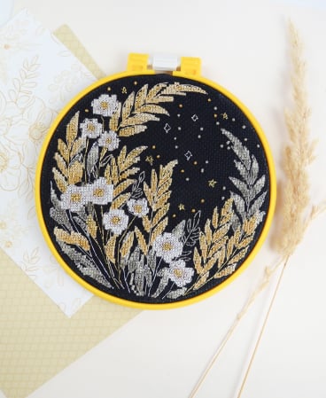 Broderie in cruciulita - Set broderie in cruciulita, cu gherghef, Lumina stelelor, 17x17 cm