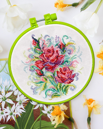 Broderie in cruciulita - Set broderie in cruciulita, cu gherghef, Trandafiri de primavara, 15x15 cm