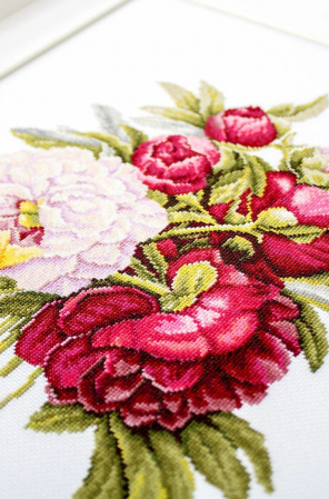 Set de brodat in cruciulita, Buchet de bujori, 20x26.5 cm [5]