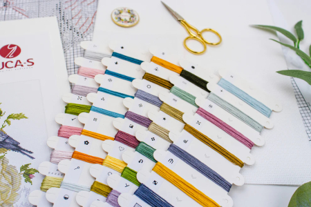 Set de brodat in cruciulita, Trandafiri si pasari, 34x27 cm [3]