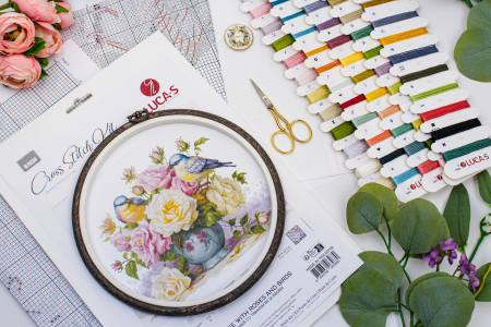 Set de brodat in cruciulita, Trandafiri si pasari, 34x27 cm [4]