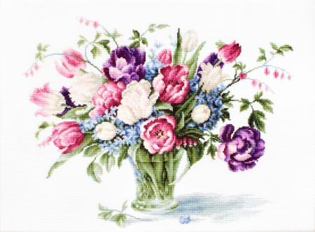 Broderie in cruciulita - Set de brodat in cruciulita, Lalele, 33,5x26,5 cm