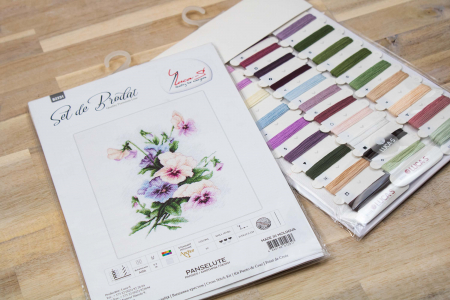 Set de brodat in cruciulita, Panselute, 18,5x32,5 cm [4]