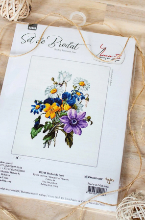 Set de brodat in cruciulita, Buchet de flori, 19x24.5 cm [4]