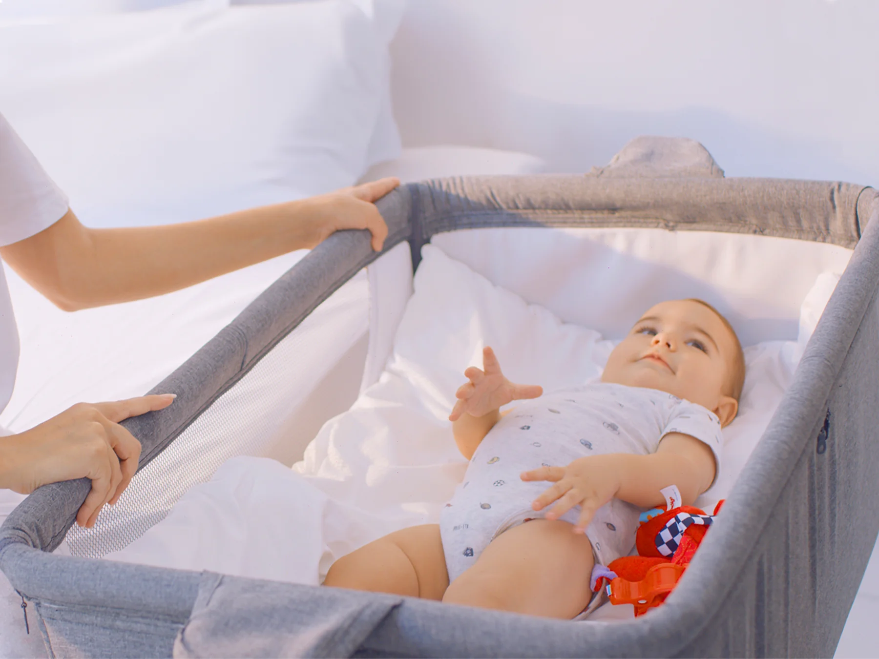 Patut co-sleeper pentru bebelusi, reglabil pe inaltime, picioare lemn, gri [2]