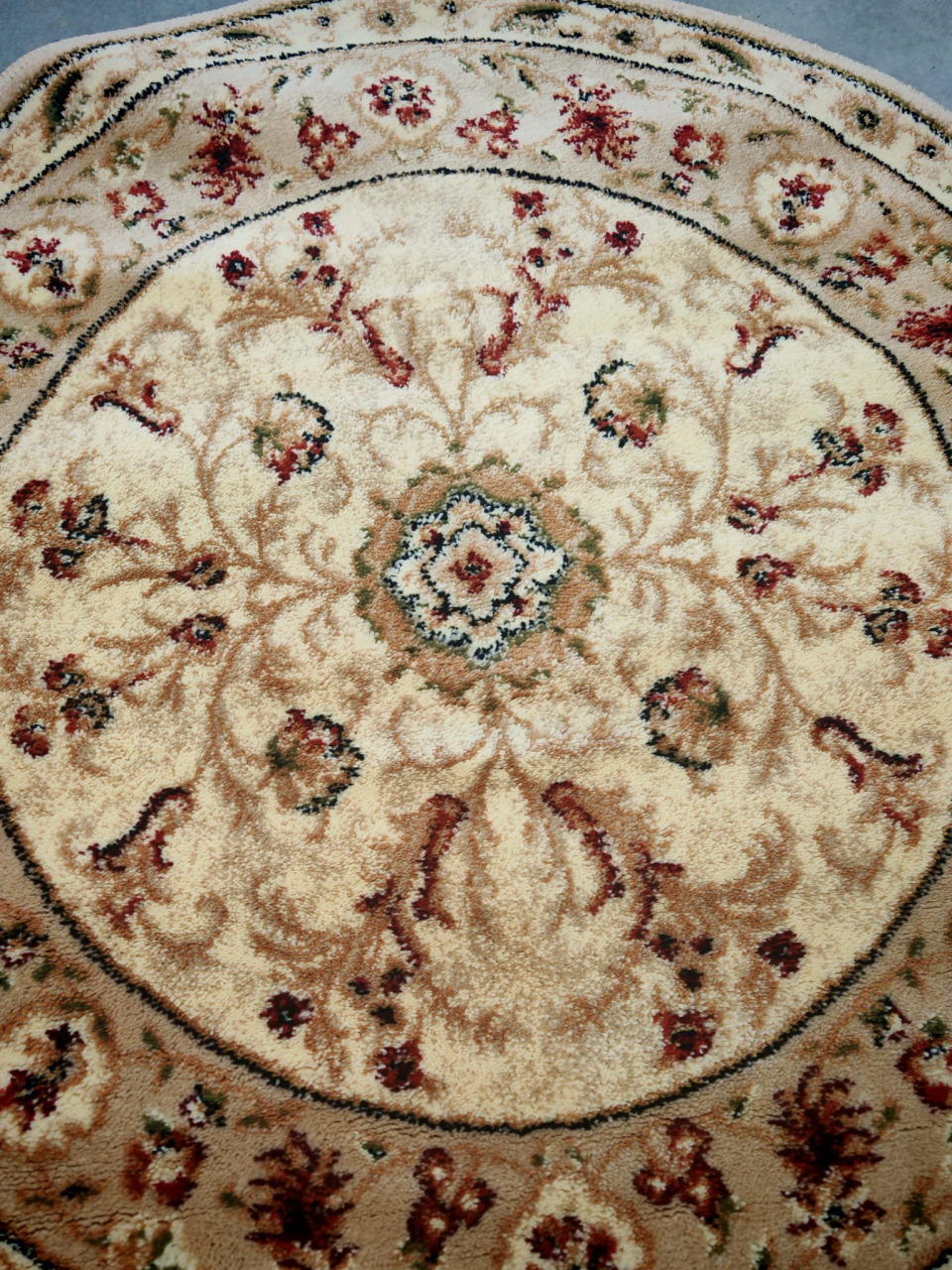 Covor Clasic, Lotos 523, Crem, Rotund, 1800 gr/mp [3]