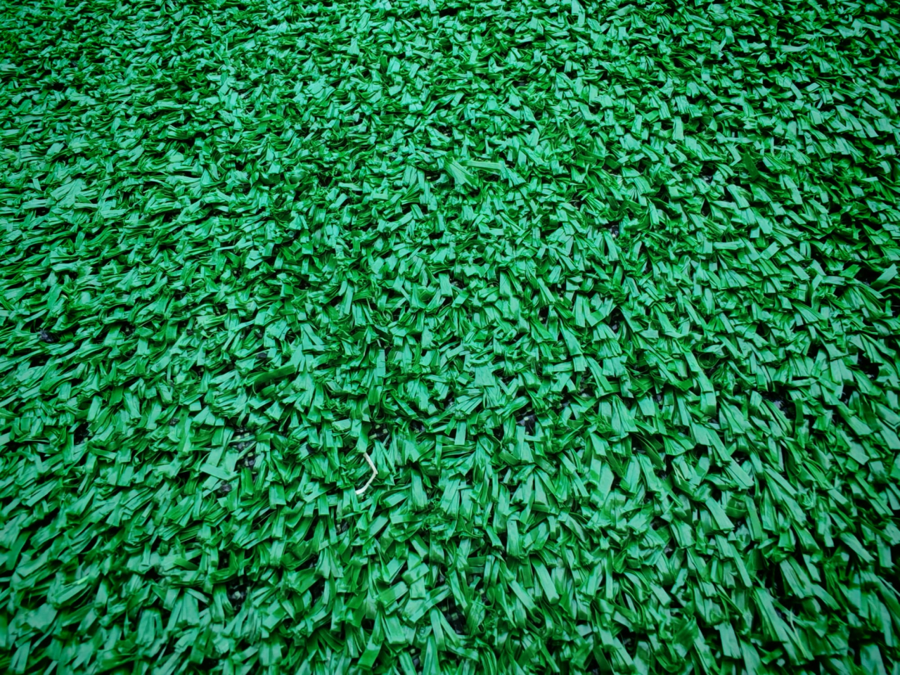 Covor Gazon Iarba Artificiala LINDA, Verde, 10 mm, Latime 2 m [5]