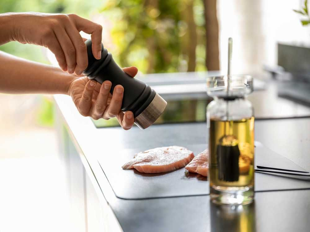 Borcan cu pensula pentru marinat Marta Wenko Black Outdoor Kitchen 55084100 [10]