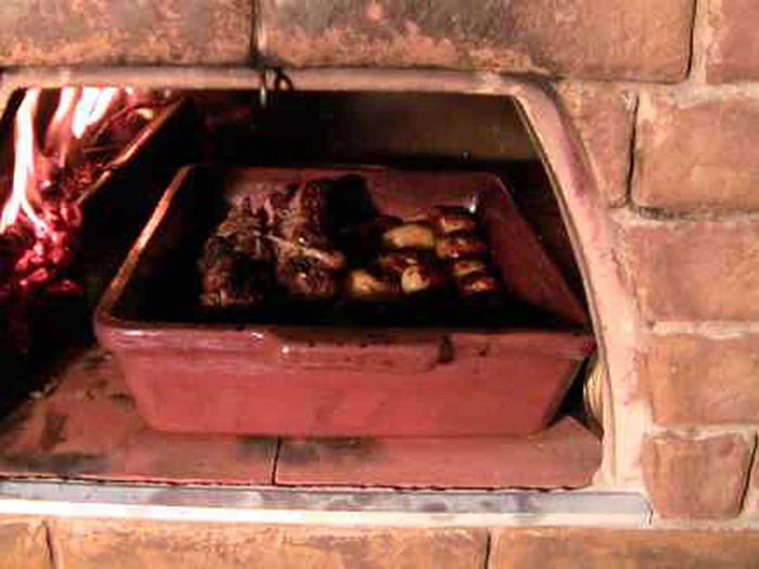 Cuptor traditional pentru pizza pe lemne Maximus rosu [19]