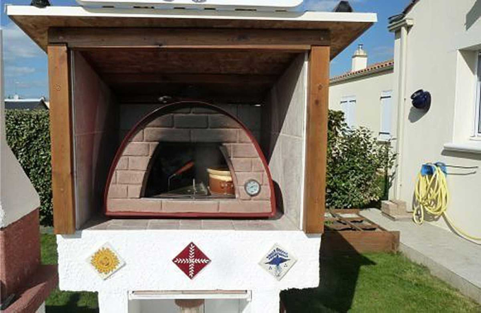 Cuptor traditional pentru pizza pe lemne Maximus rosu [33]