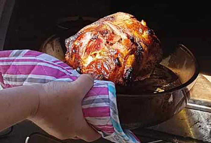 Cuptor traditional pentru pizza pe lemne Maximus rosu [25]