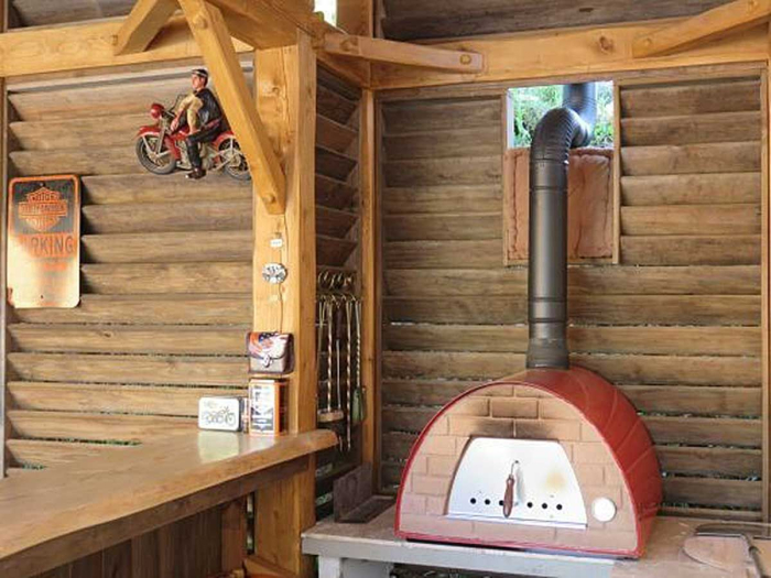 Cuptor traditional pentru pizza pe lemne Maximus rosu [11]