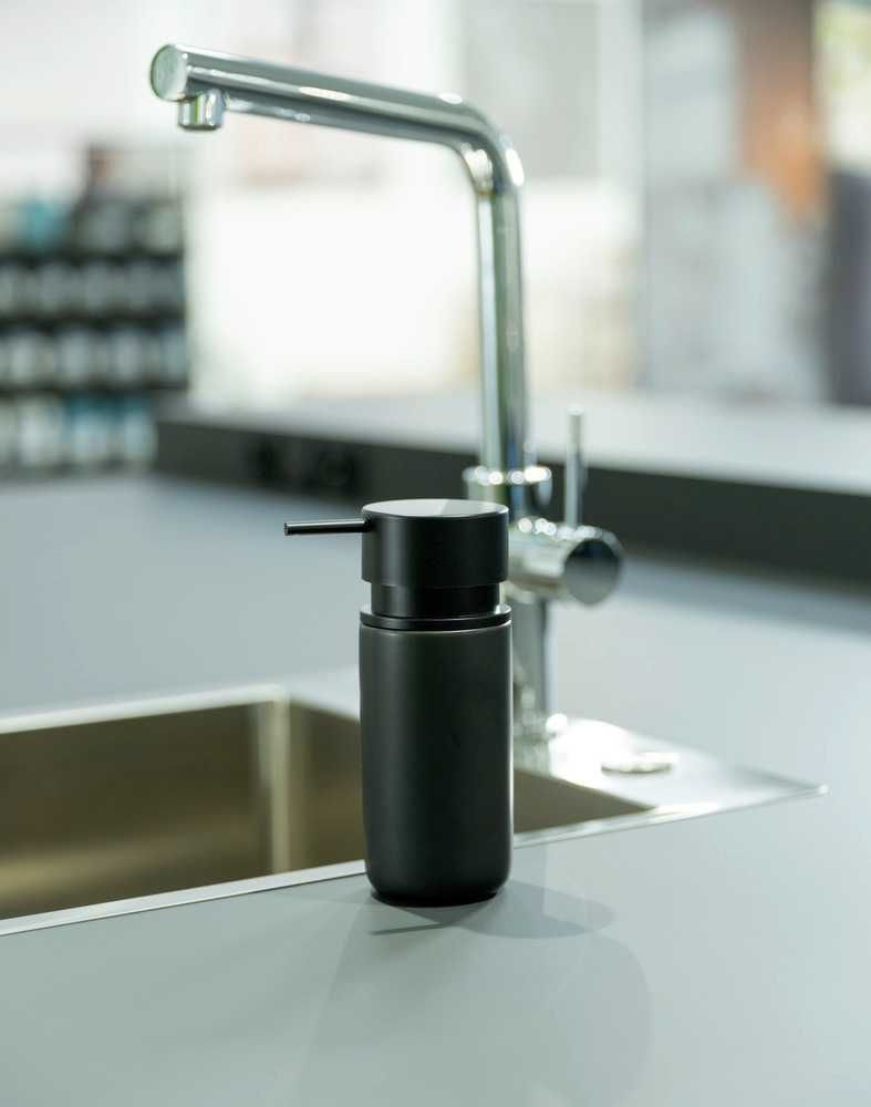 Dispenser pentru sapun lichid, din ceramica, negru, 0,25 litri Silo Wenko Black Outdoor Kitchen 55035100 [4]