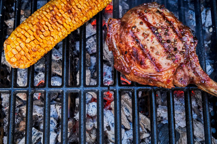 Gratar pe gaz si carbuni hibrid Char-Broil Gas2Coal 2.0 440 Special Edition, plita si sear burner 140995 [13]