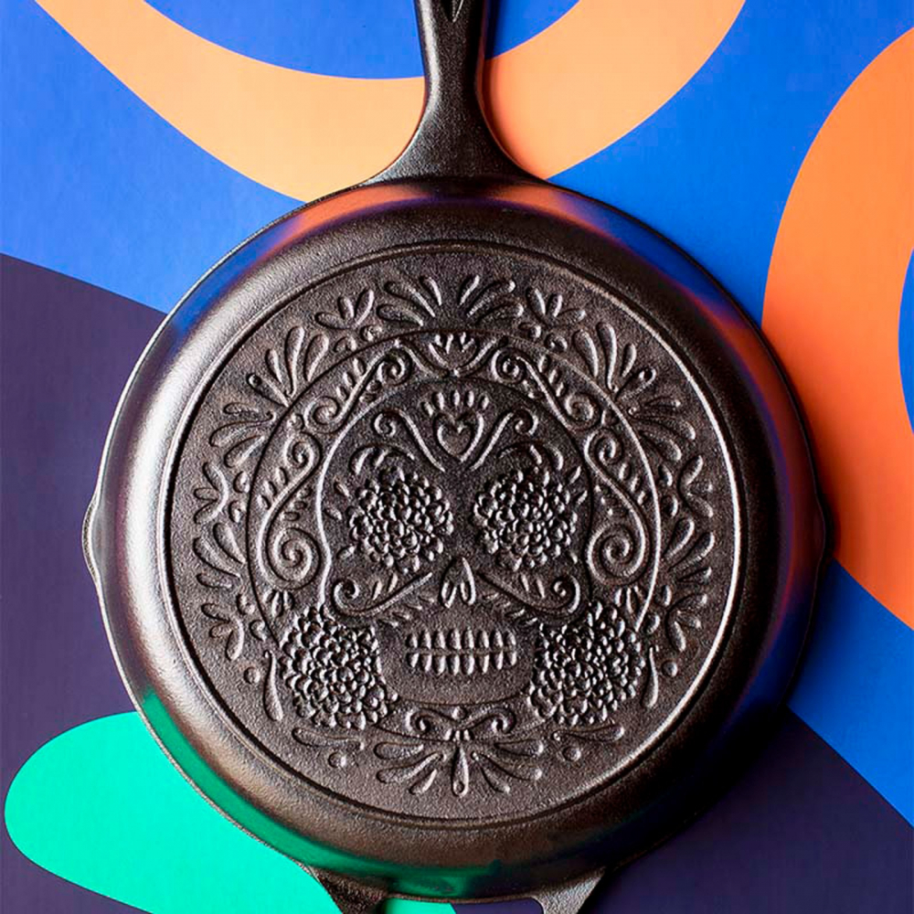 Tigaie adanca rotunda din fonta cu maner si logo Sugar Skull Lodge 26 cm L-8SKULL [6]