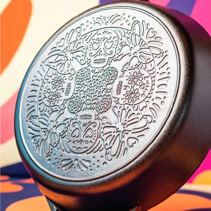 Tigaie adanca rotunda din fonta cu maner si logo Sugar Skull Lodge 30,5 cm L-10SKULL [4]