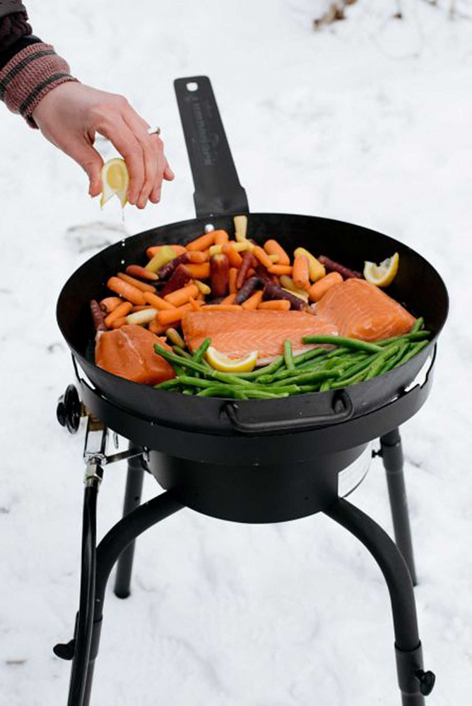 Tigaie adanca rotunda din otel carbon Paella Lumberjack cu maner 50 cm Camp Chef CC-SLJ20 [6]