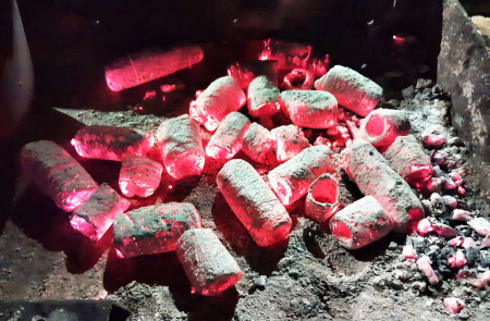 Carbune de gratar 10 kg brichete din rumegus Bioten [2]