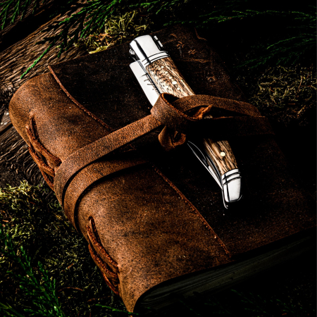 Set cutit de buzunar cu ascutitoare si husa de piele Laguiole Style de Vie Luxury Line ZAKMLEERZEBRANO [2]