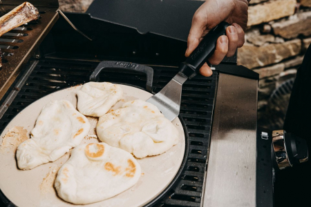 Spatula pentru gratar din otel inoxidabil cu maner ergonomic din plastic Enders 8784 [1]