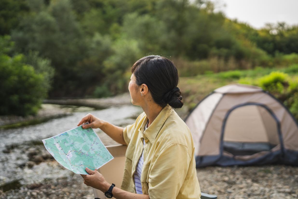 camping-la-munte-cort-femeie-harta