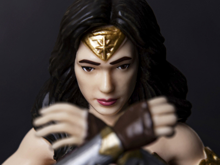 Figurina articulata de colectie Wonder Woman, Amazonian Princess, 18 cm, rosu, stativ inclus [7]