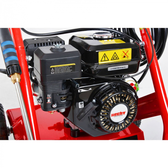 Masina de spalat sub presiune HECHT 3230, motor pe benzina, capacitate cilindrica 196 cmc, putere 5.5 CP, presiune 207 Bar, debit apa 681 l/h [4]