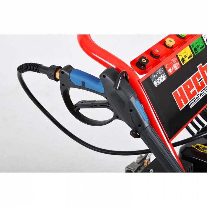 Masina de spalat sub presiune HECHT 3230, motor pe benzina, capacitate cilindrica 196 cmc, putere 5.5 CP, presiune 207 Bar, debit apa 681 l/h [3]