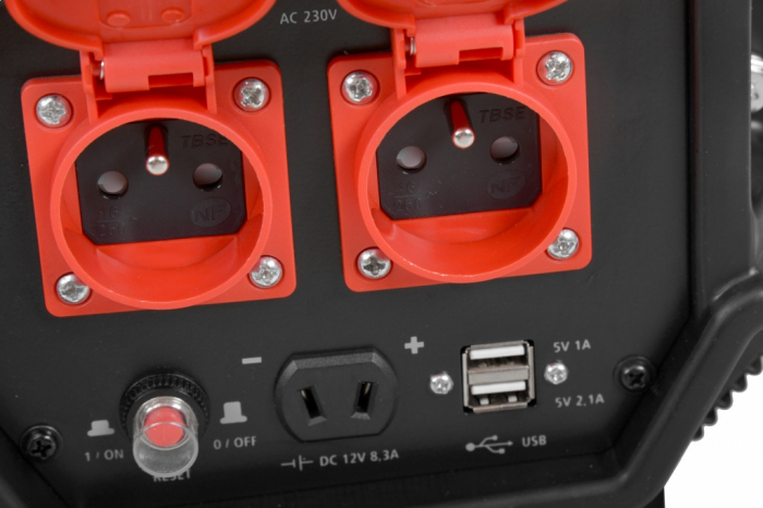 Invertor de curent Hecht ig3600 3200w 2 prize de 230 v 1 x 12v 2 x usb [3]