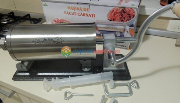 Masina de umplut carnati 4kg Micul Fermier - Orizontal (YG-2008PA) suport / talpa de metal cu protectii de silicon [10]