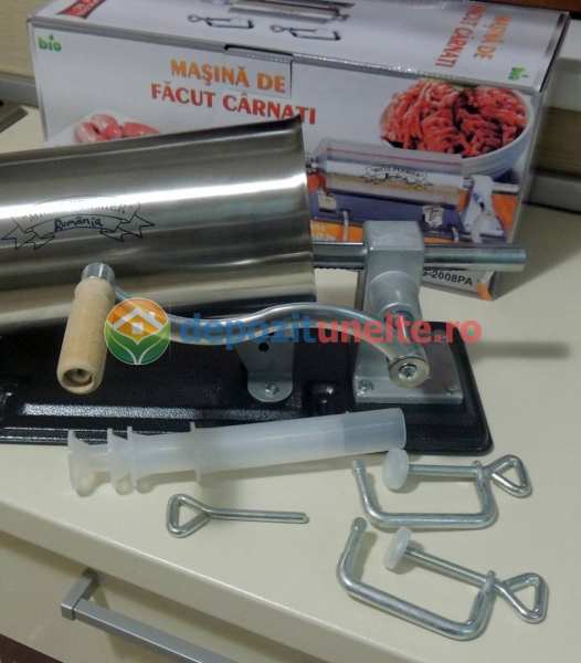 Masina de umplut carnati 4kg Micul Fermier - Orizontal (YG-2008PA) suport / talpa de metal cu protectii de silicon [6]