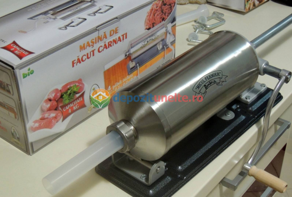 Masina de umplut carnati 4kg Micul Fermier - Orizontal (YG-2008PA) suport / talpa de metal cu protectii de silicon [13]