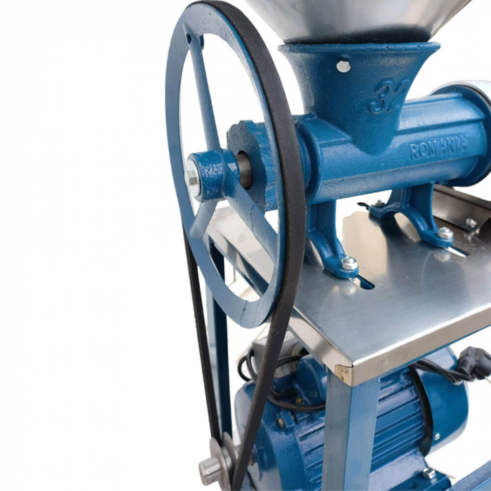 Masina electrica de tocat carne nr. 32, ecipata cu cadru metalic si motor de 1.5 KW, 1400 Rpm, FERMAX [2]