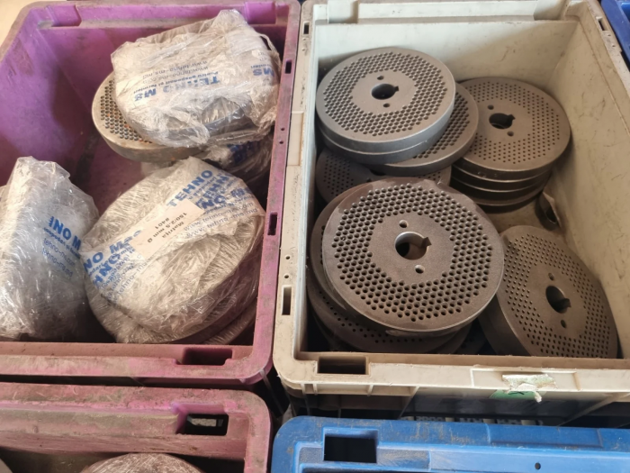 Matrita pentru granulator KL-230 cu gauri de 3 mm Ø [2]