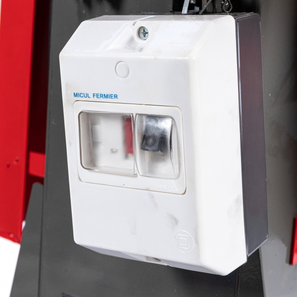 Tocator de furaje MICUL FERMIER, GF-2023, 500 kg/h cu turbina 30 C 3 KW fara motor si ciclon [12]