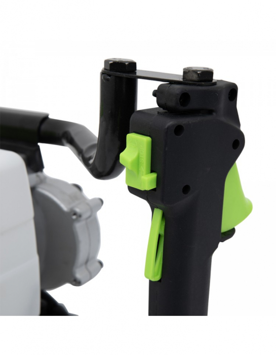 Motoburghiu benzina Campion 4.5 kW, 6 CP, 52 CC, rezervor 1.2 l, motor 2 timpi, diametru burghiu 80-150 mm [10]