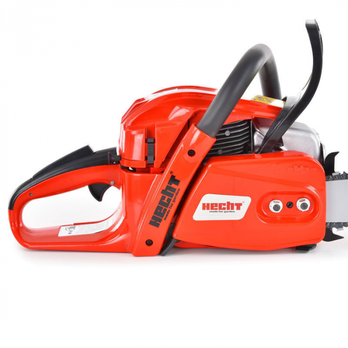 Motofierastrau Hecht 958 lama de 39 cm motor de 58 cm3 cu o putere nominala de 3,3 cp. Greutate 5,5 kg. [2]