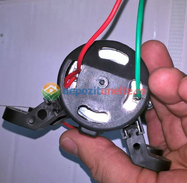 Pompa de presiune cu motor de 12 Vcc pentru pompa de stropit electrica Pandora - iesire pe stut prindere cu colier [3]