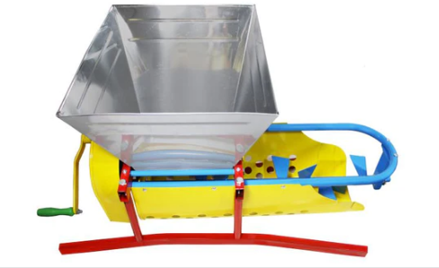 Set Zdrobitor struguri cu desciorchinator Micul Fermier, 300kg/Ora, 20L + Teasc Lemn Vilen 25L [3]